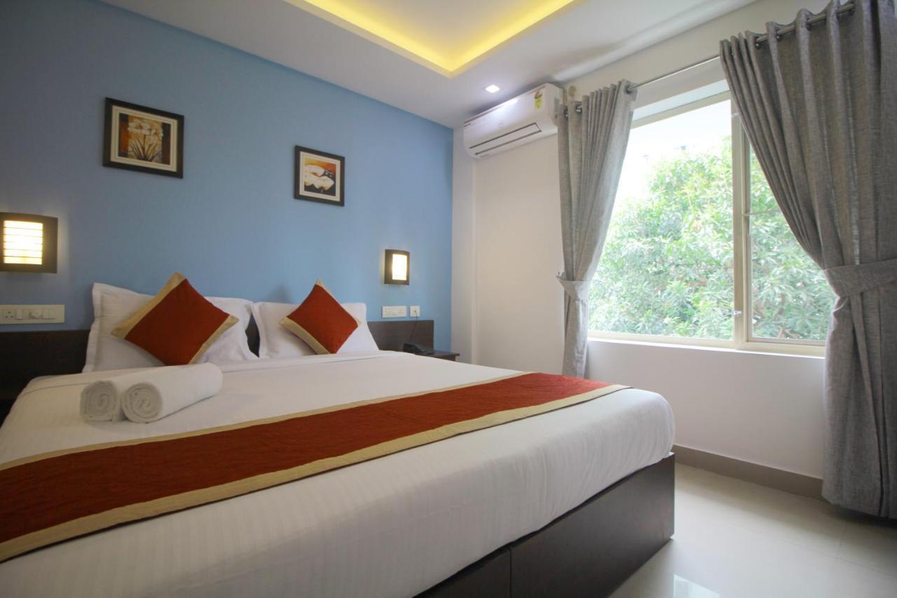 North Centre Hotel Kochi Kültér fotó